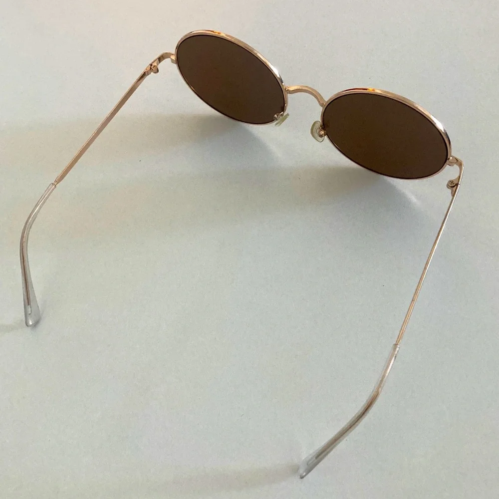 Circular Gold Framed Sunglasses - Picture 4 of 6